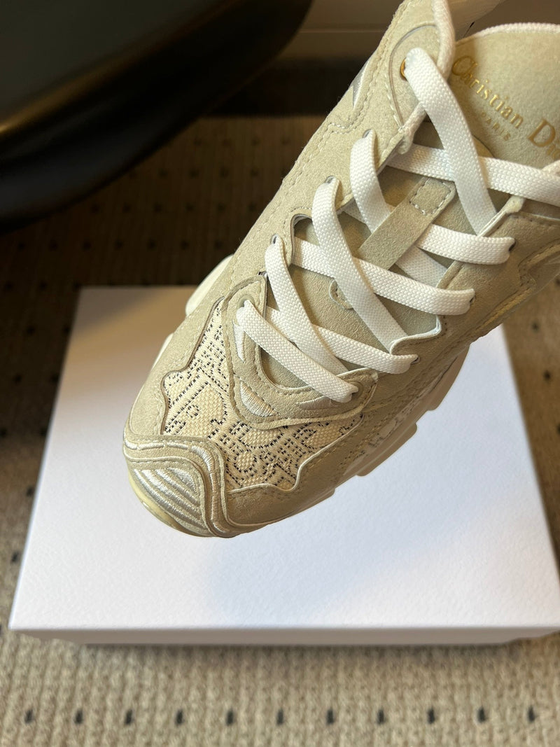 D-Sneaker