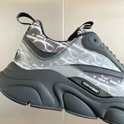 D - SNEAKERS