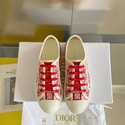 D - SNEAKERS