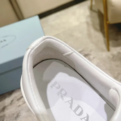 P - SNEAKERS