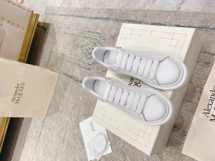 A - SNEAKERS