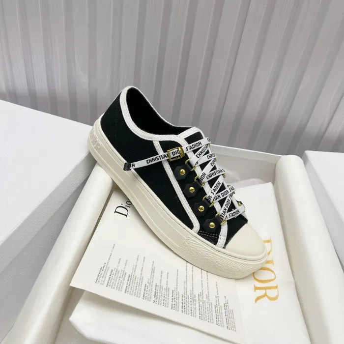 D - SNEAKERS