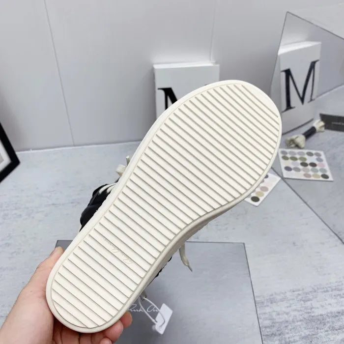 R  - SNEAKERS