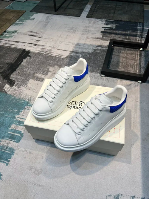 A - SNEAKERS