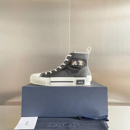 D - SNEAKERS
