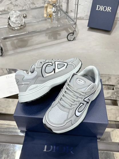 D - SNEAKERS