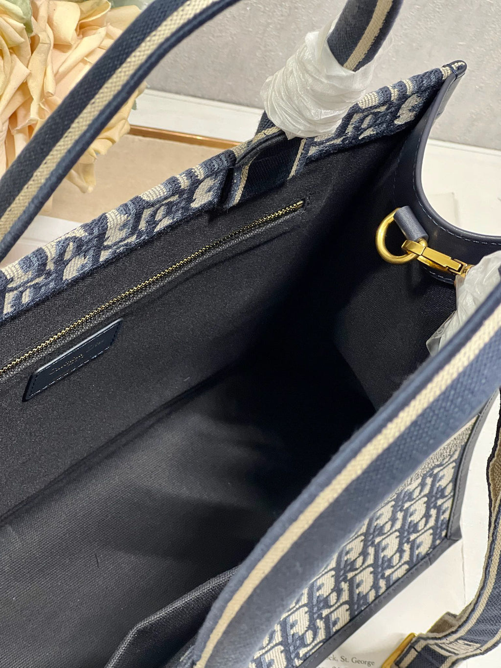 D-Book Tote