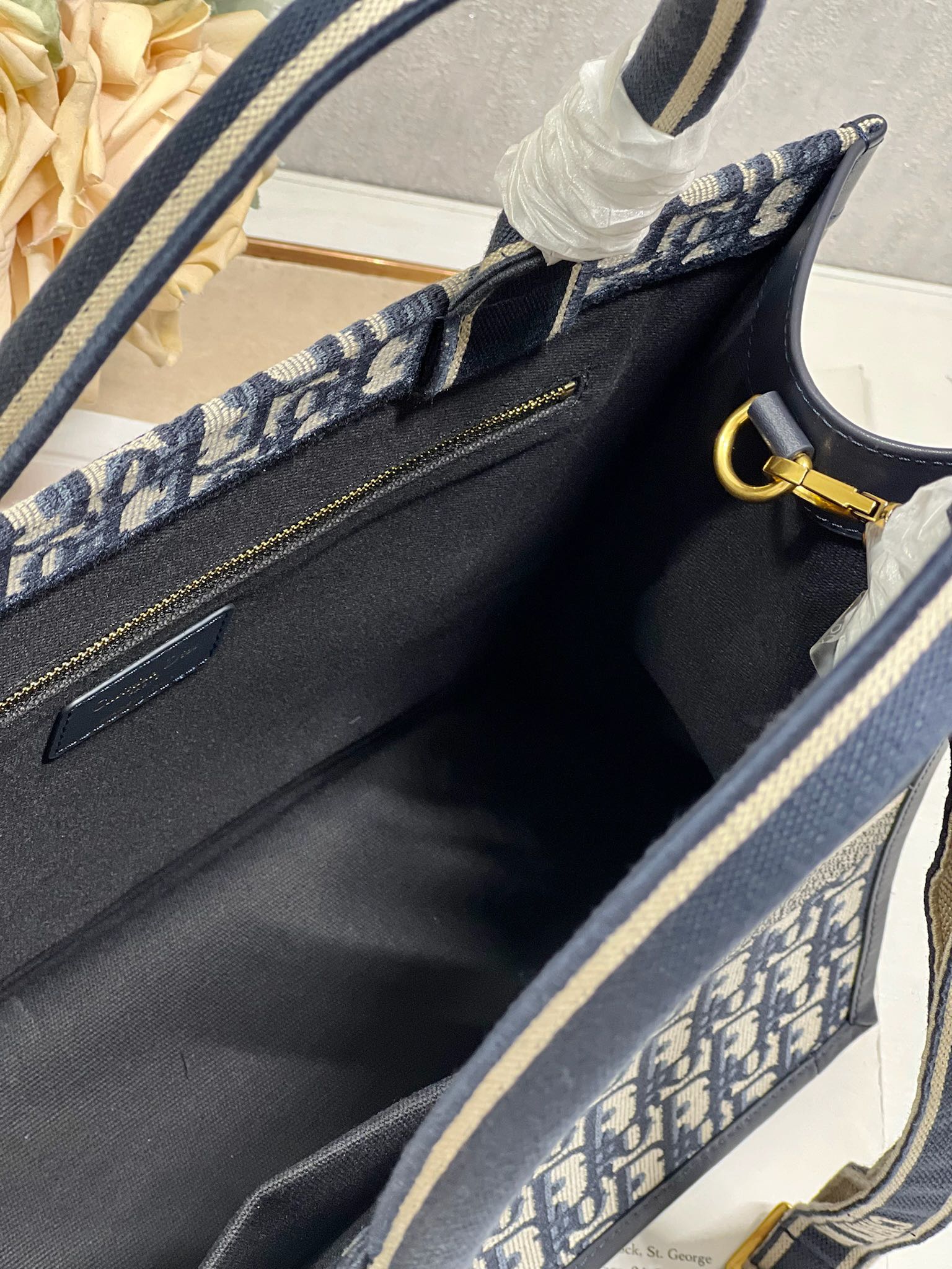 D-Book Tote