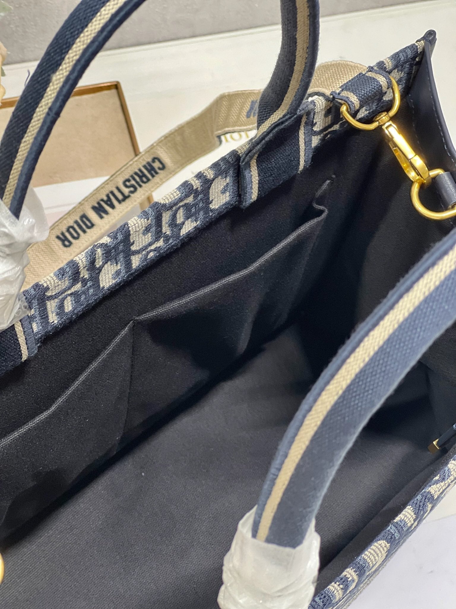 D-Book Tote