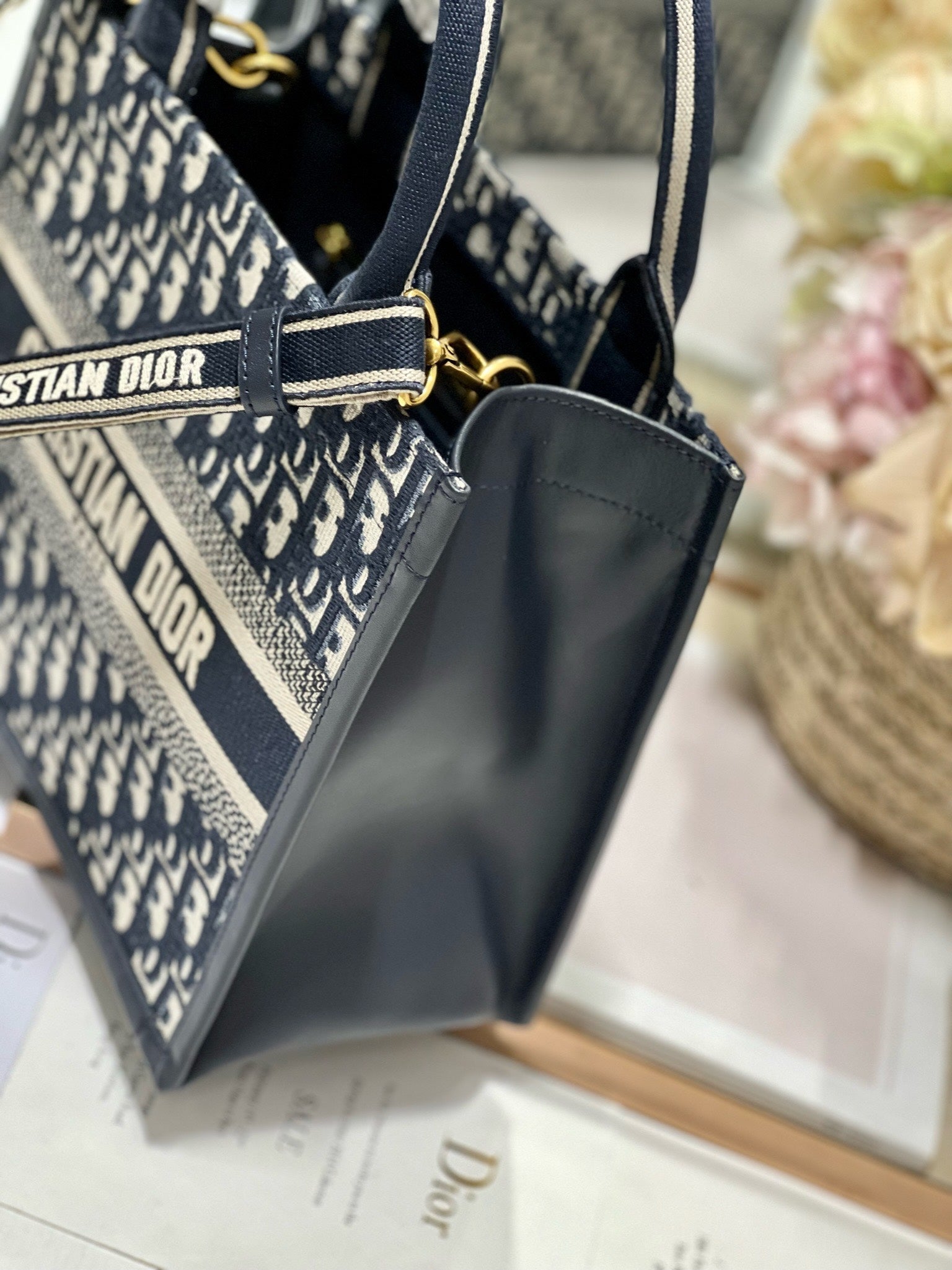 D-Book Tote