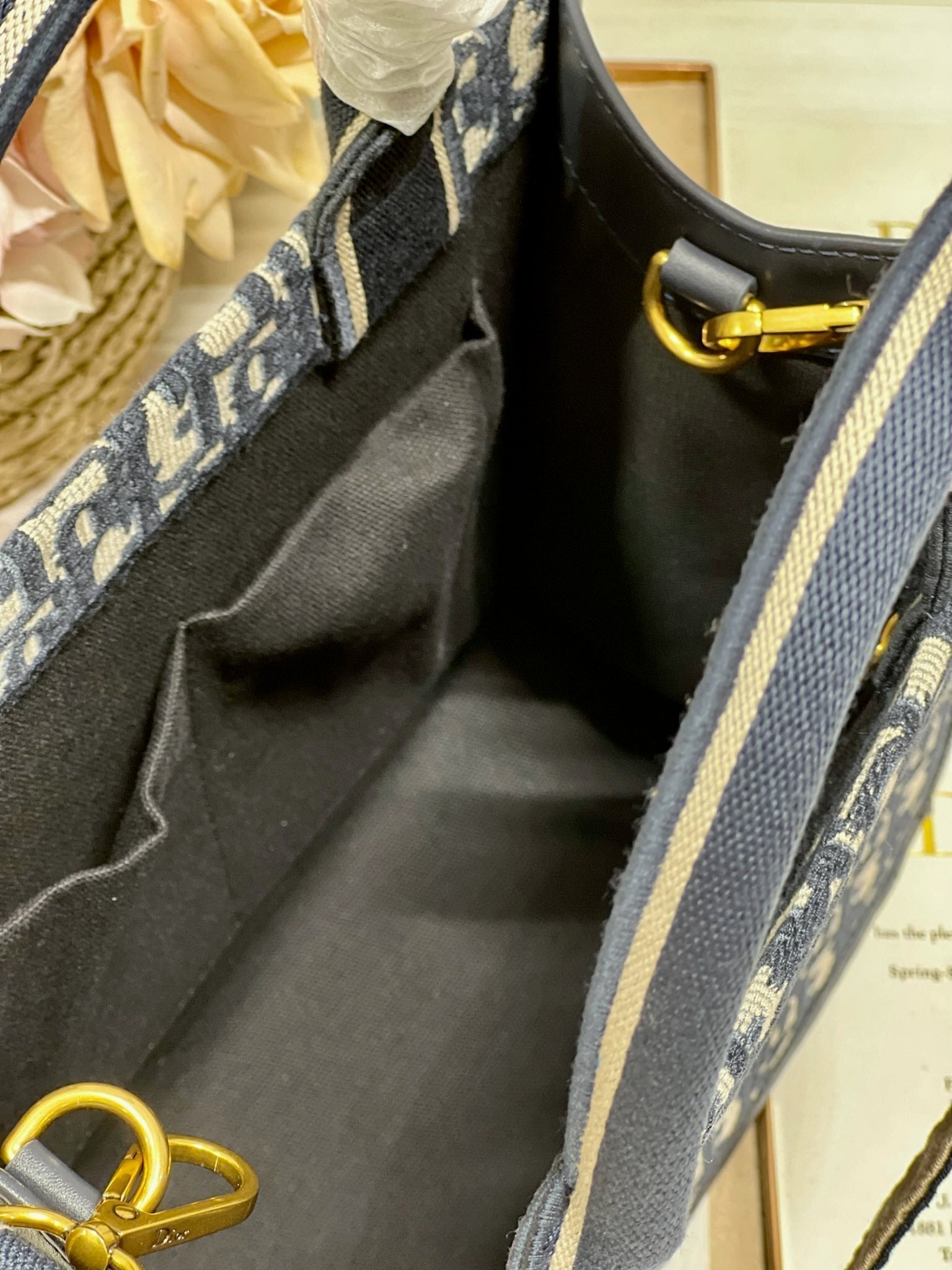 D-Book Tote
