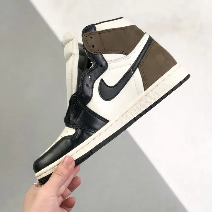 N - SNEAKERS