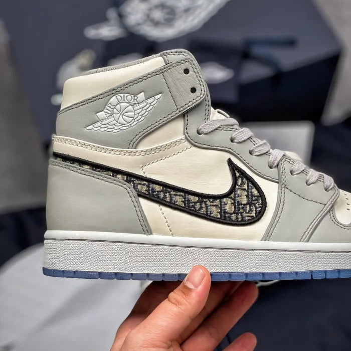 N - SNEAKERS
