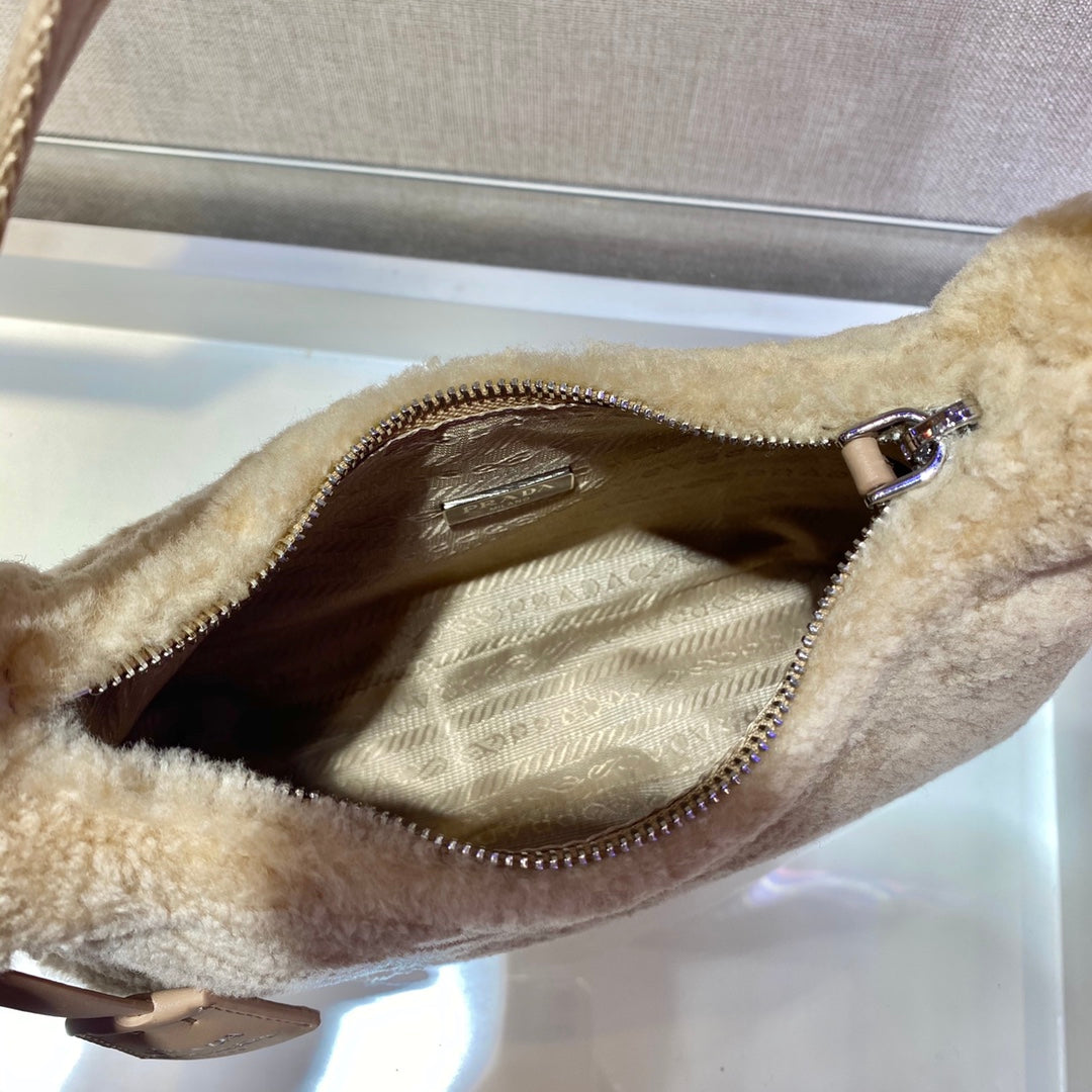 P-Shoulder Bag