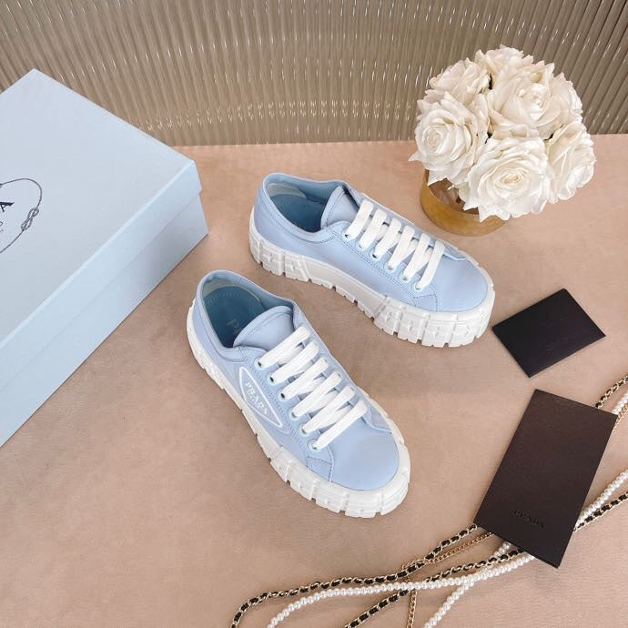 P-Sneakers