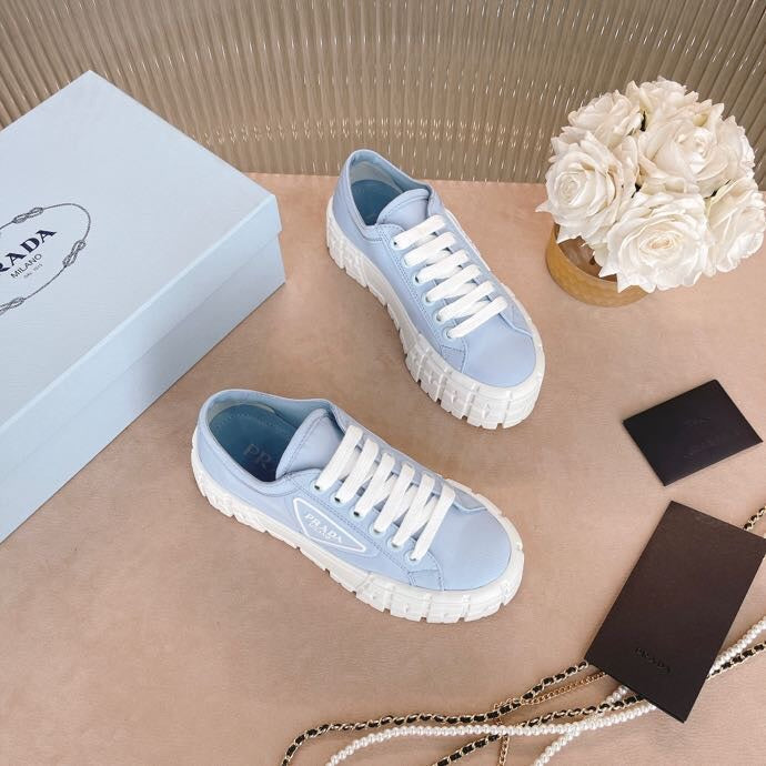 P-Sneakers