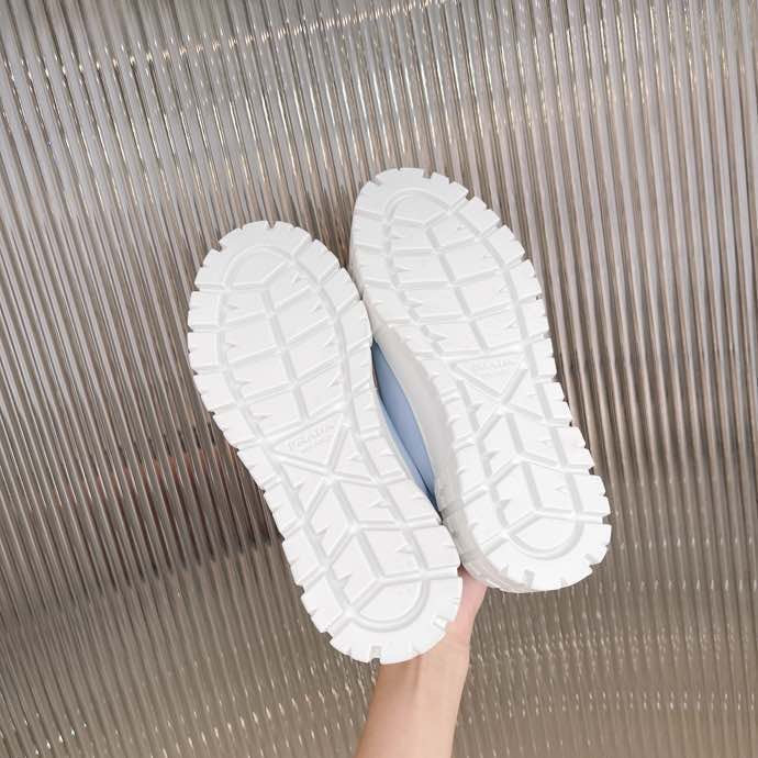 P-Sneakers