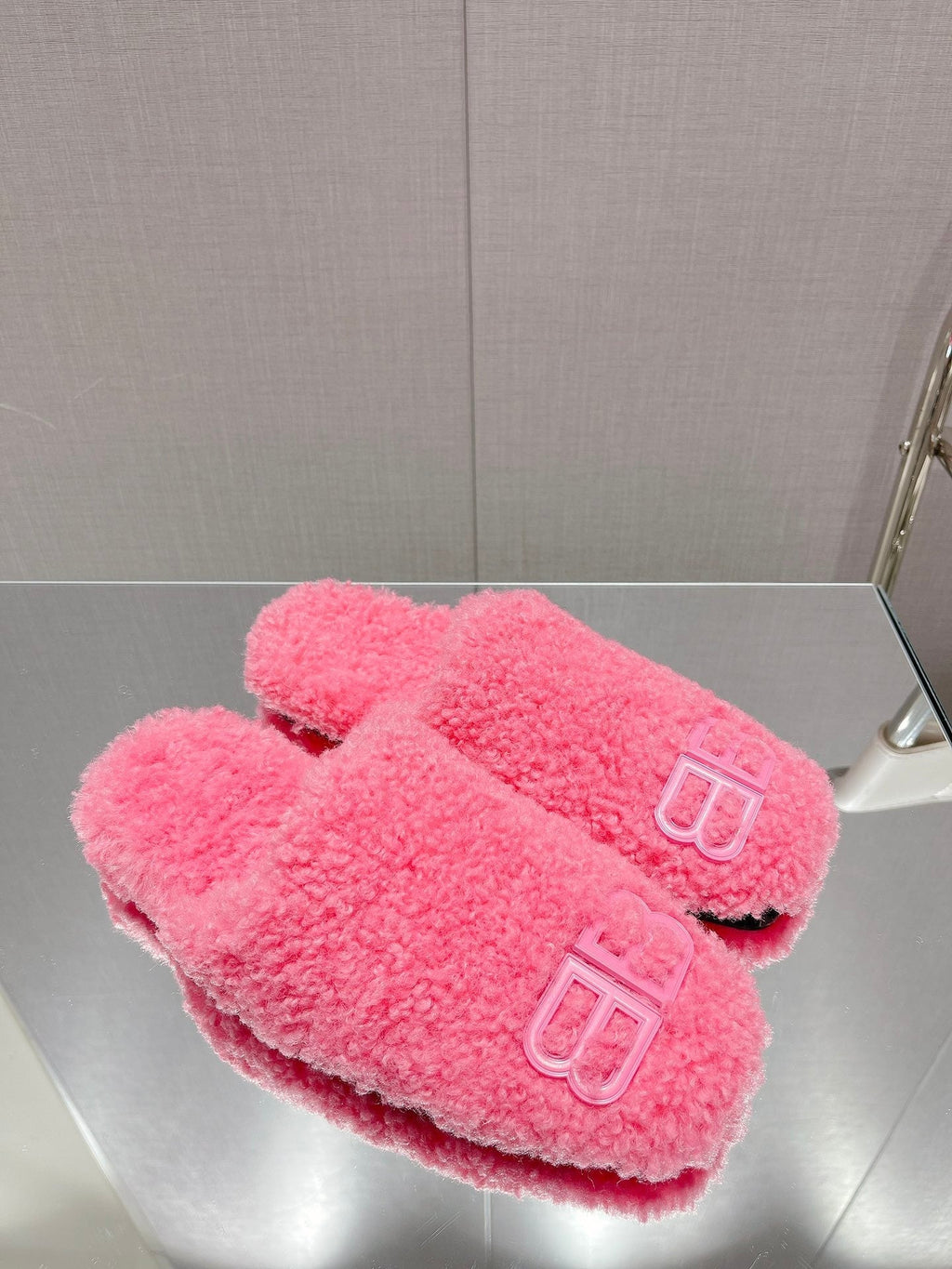 B-Sneakers
