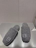 B-Sneakers