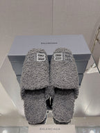 B-Sneakers
