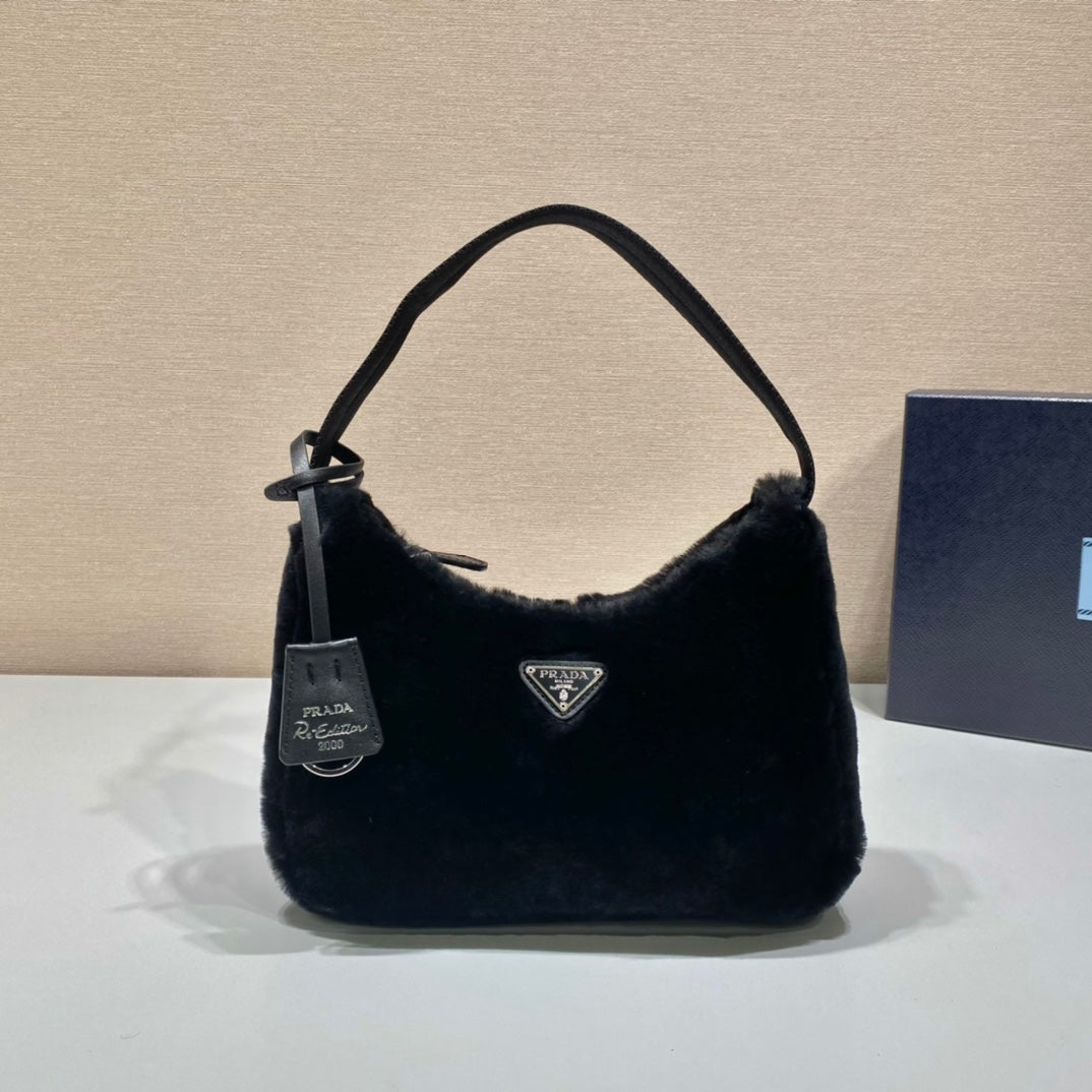 P-Shoulder Bag