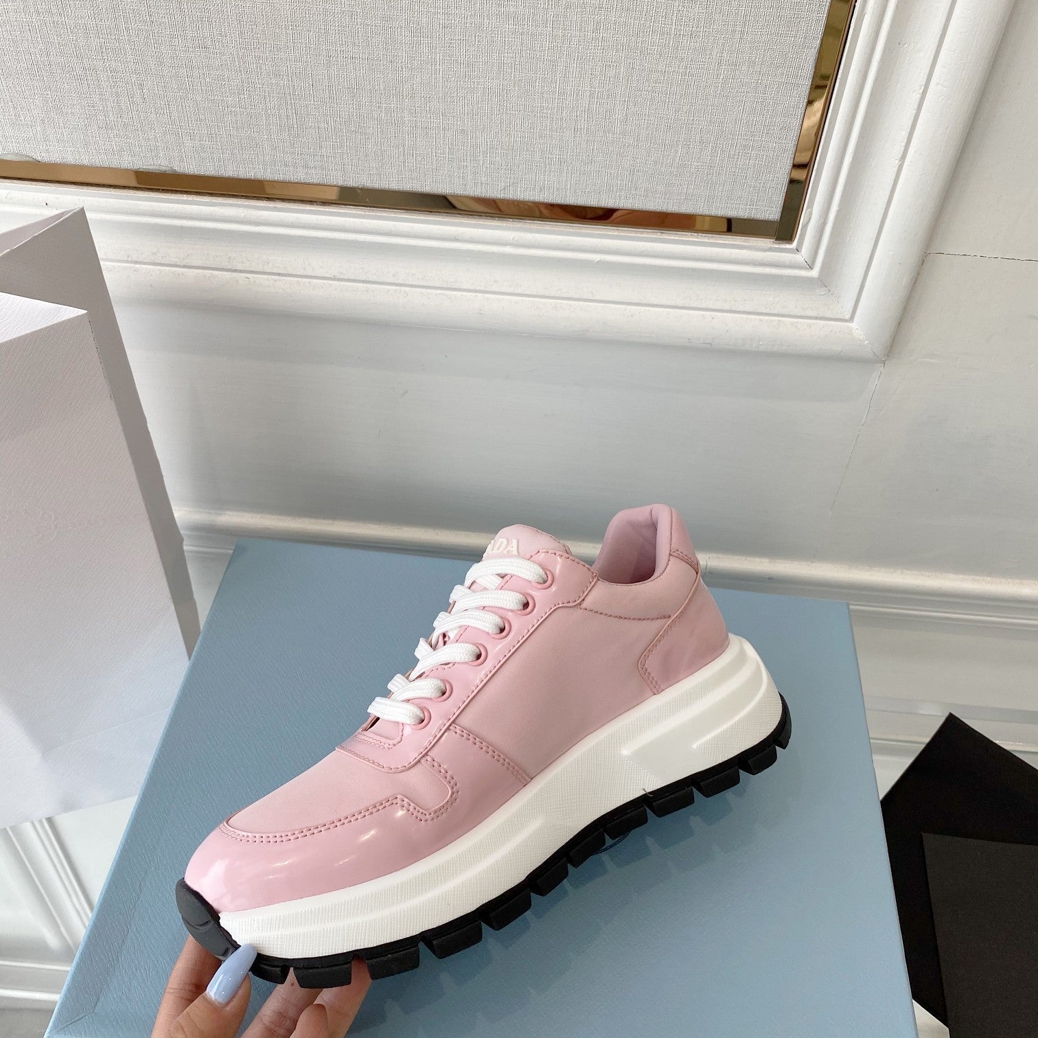 P-Sneakers