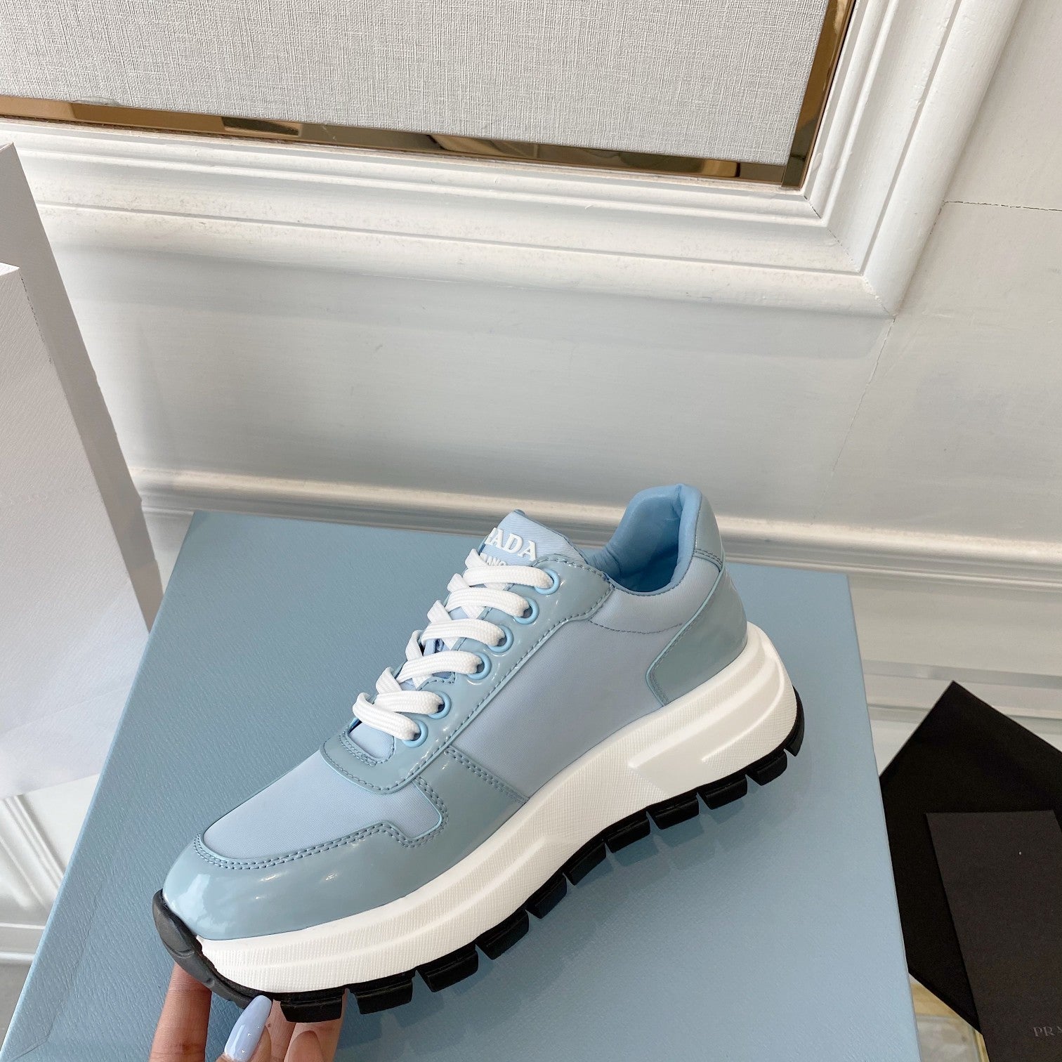 P-Sneakers