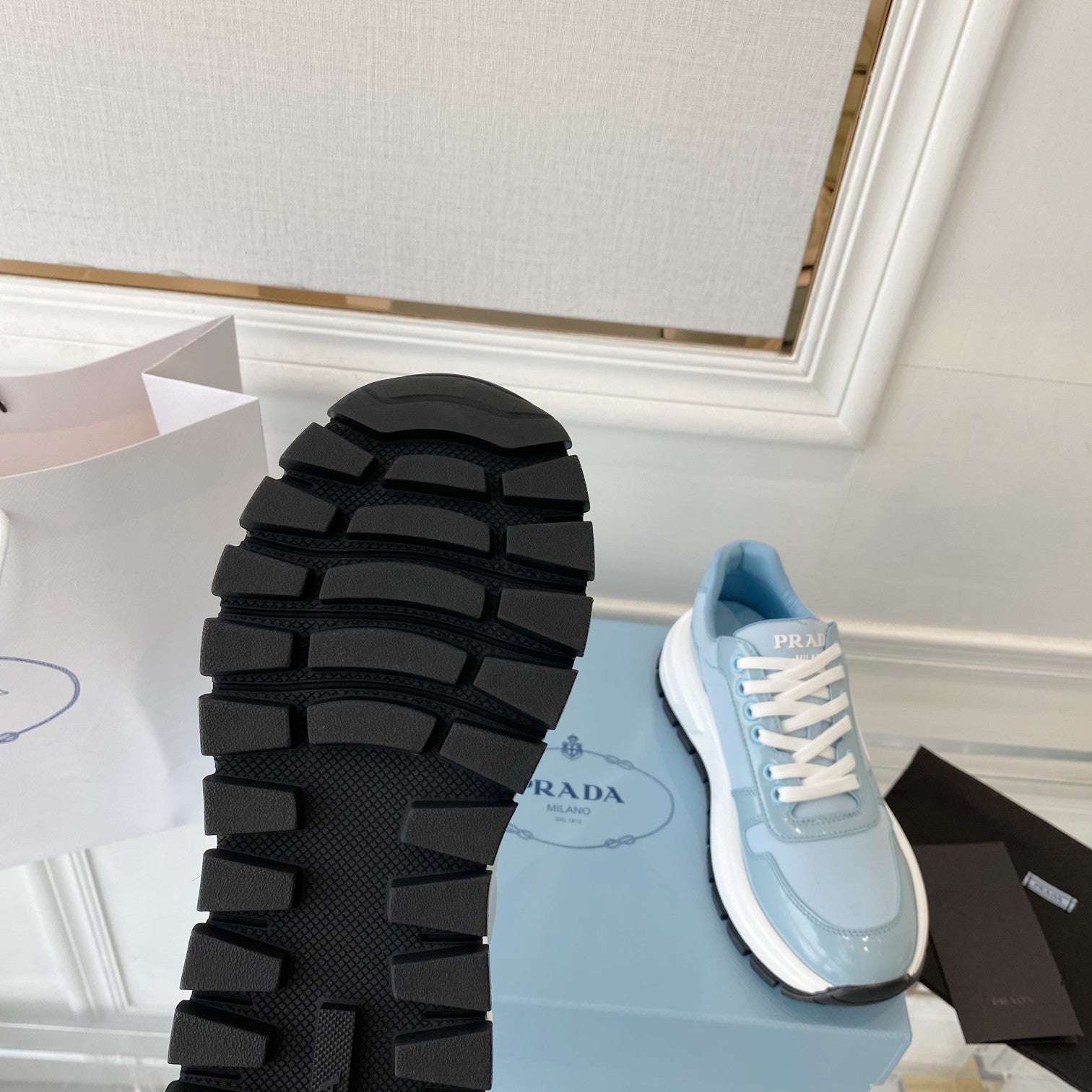 P-Sneakers