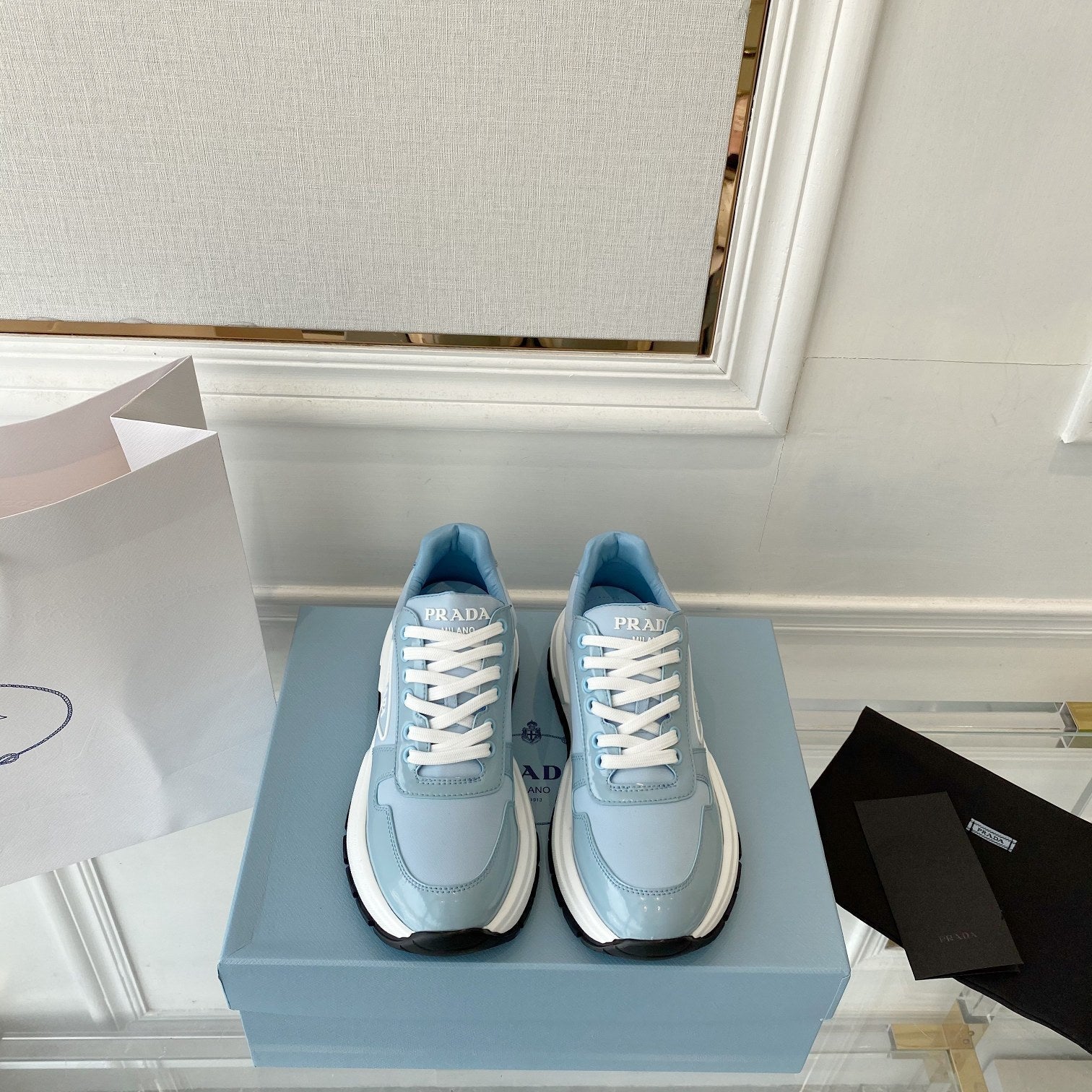 P-Sneakers