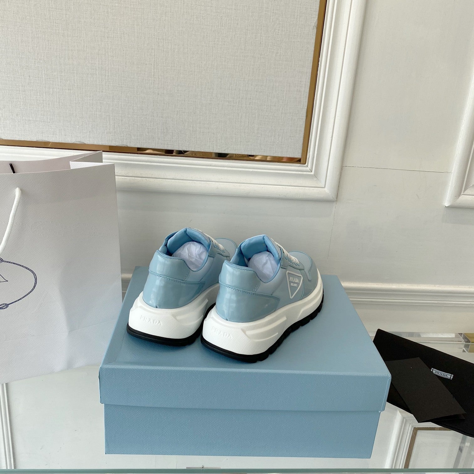 P-Sneakers