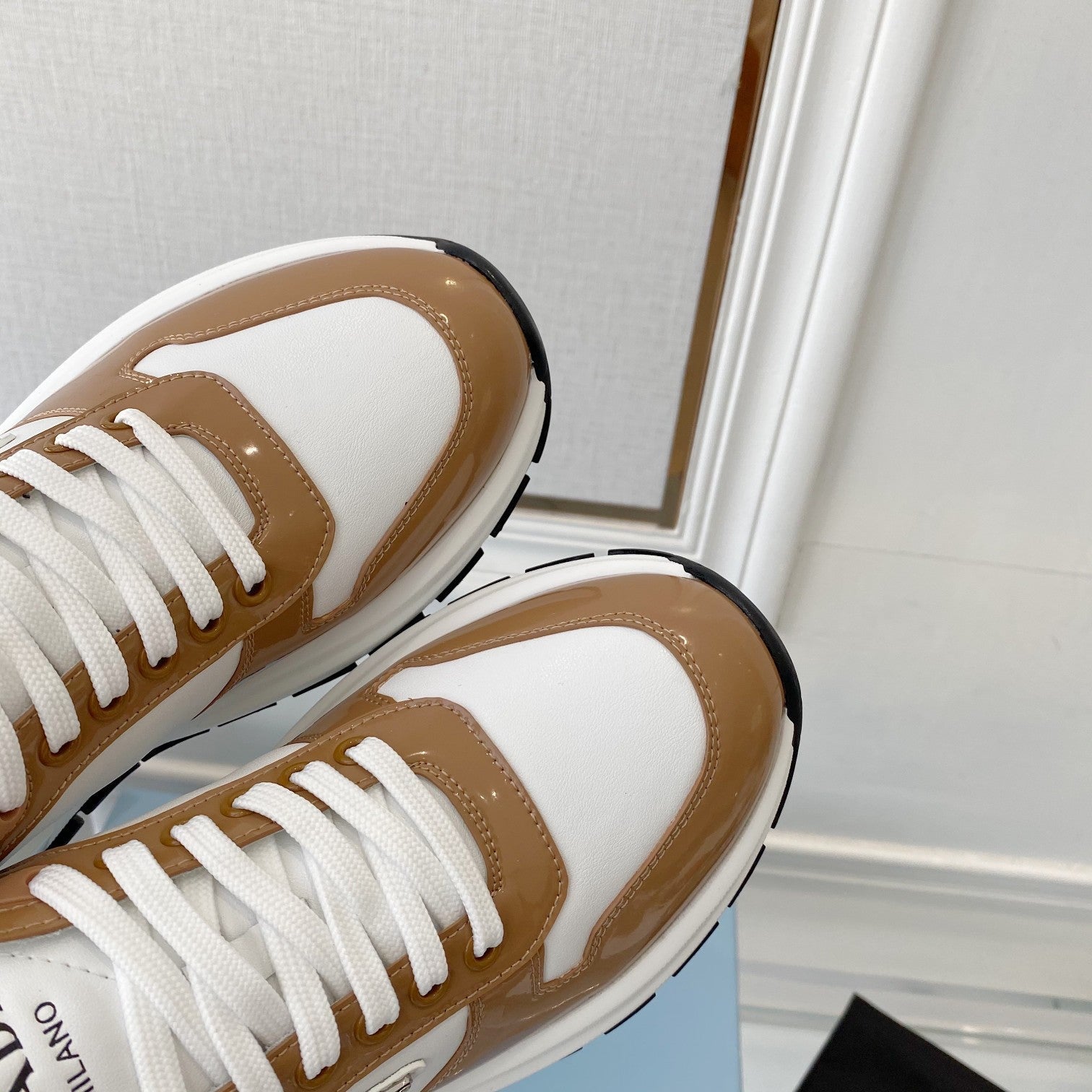 P-Sneakers