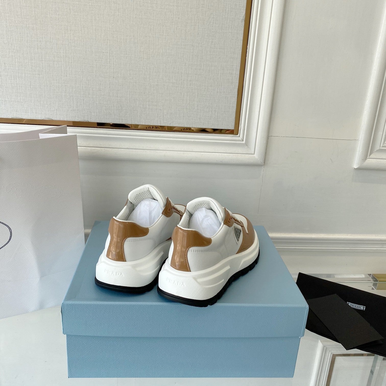 P-Sneakers
