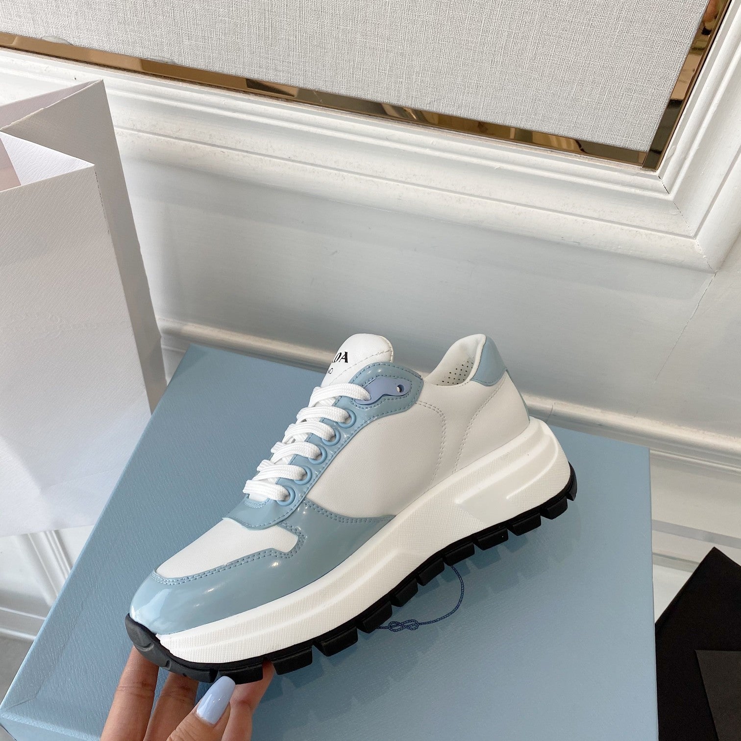 P-Sneakers