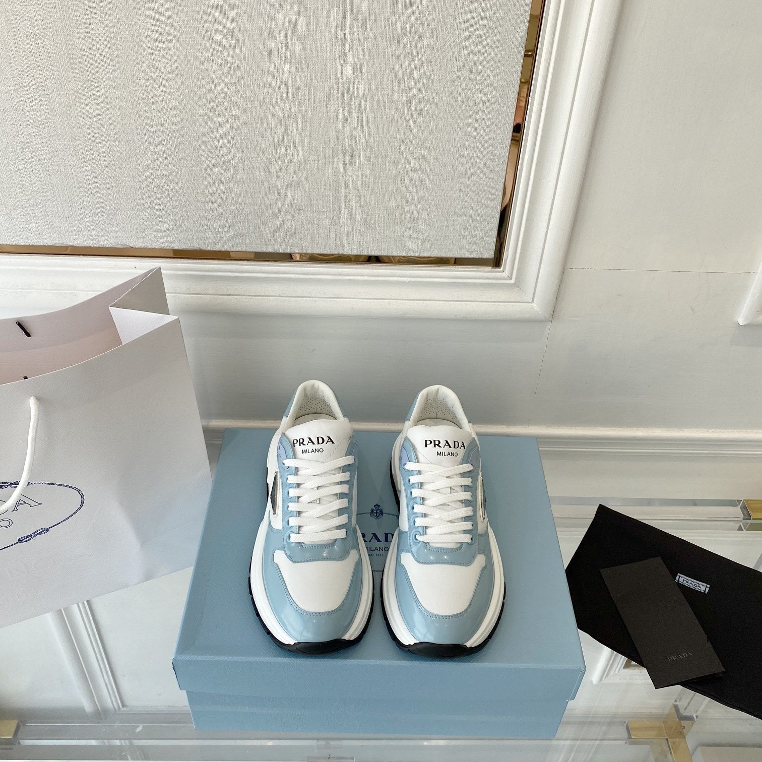 P-Sneakers