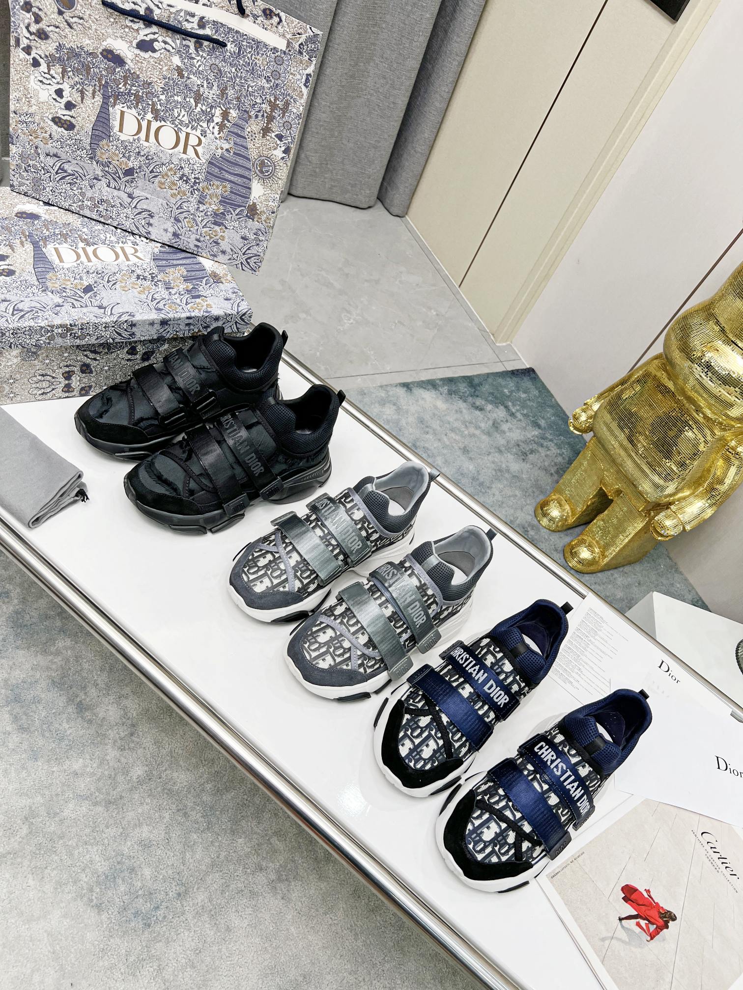 D-Sneakers