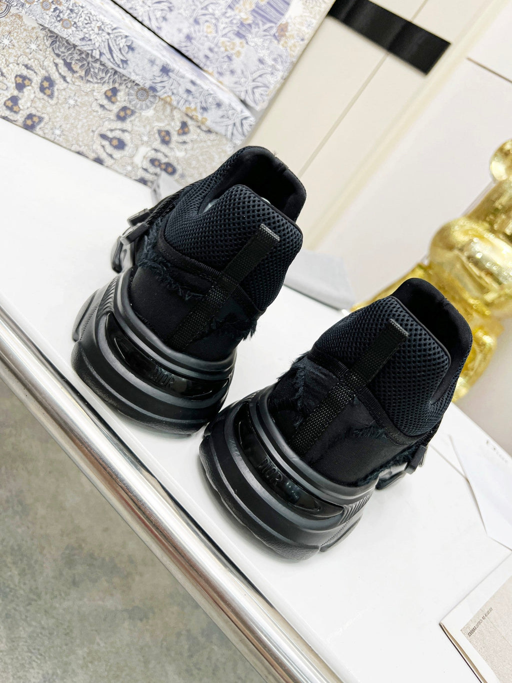 D-Sneakers