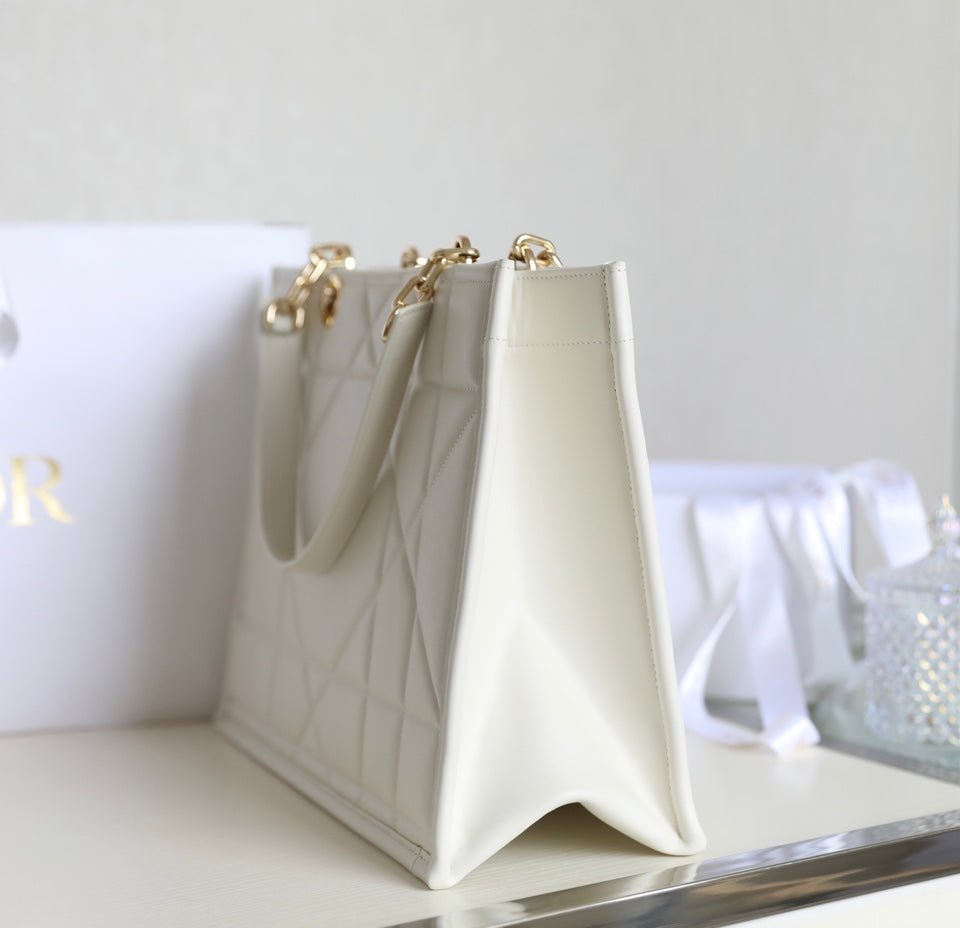 D-Book Tote