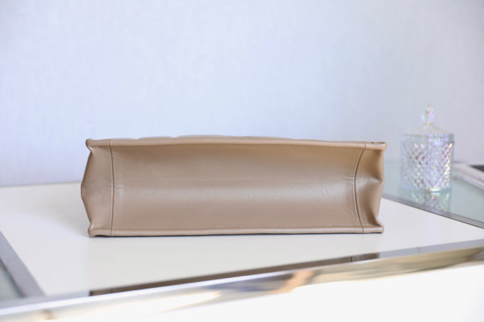D-Book Tote