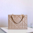 D-Book Tote
