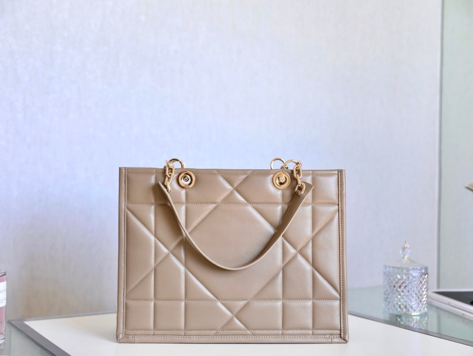 D-Book Tote