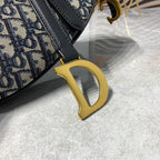 D-Saddle