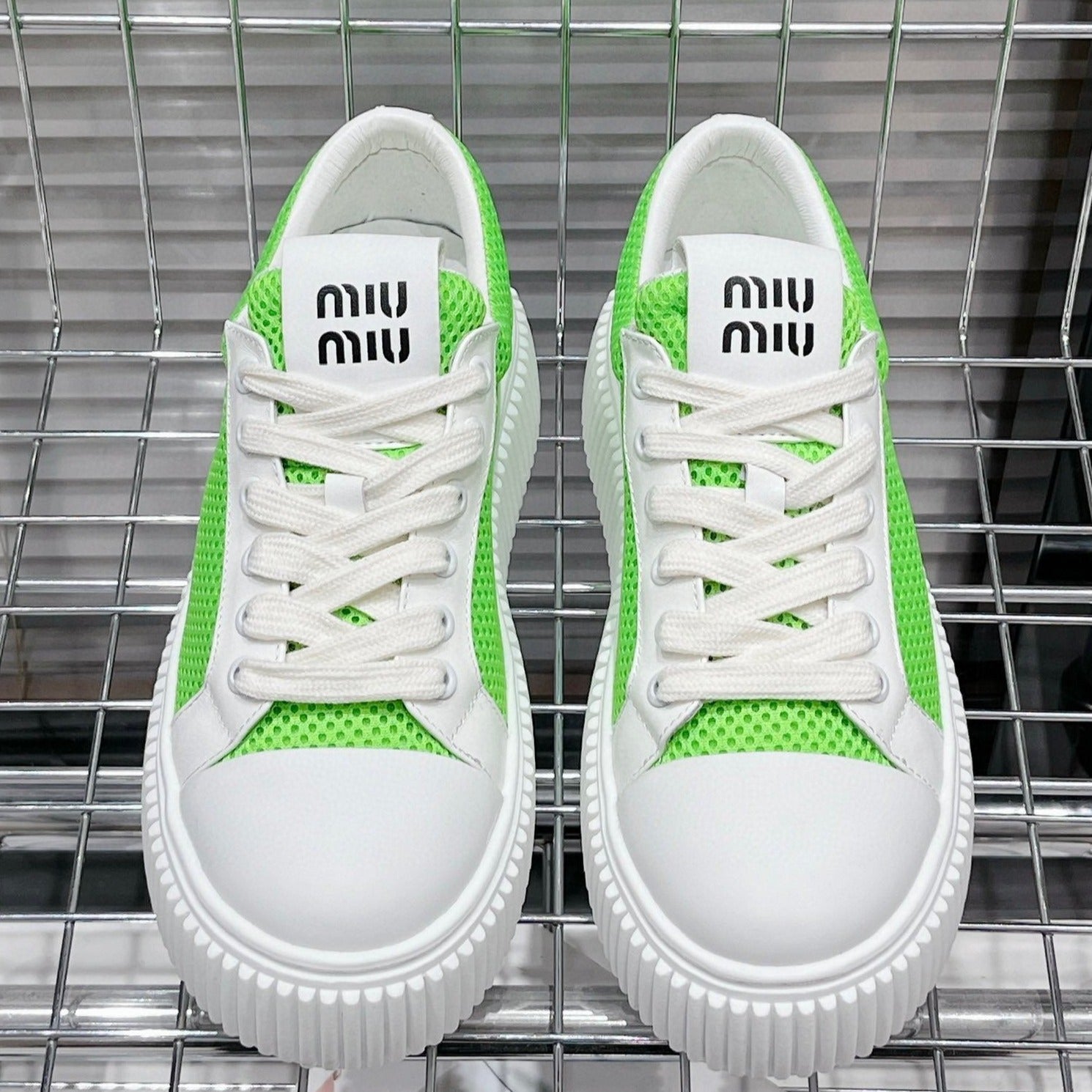 M-Sneakers