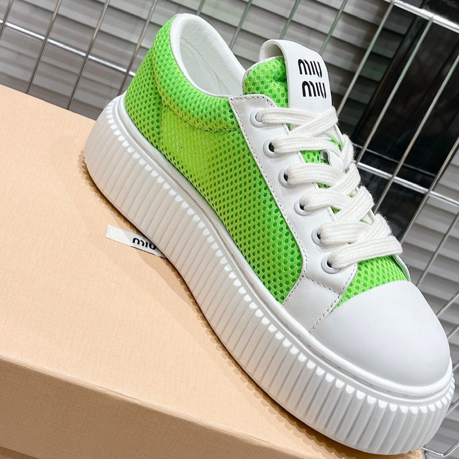 M-Sneakers