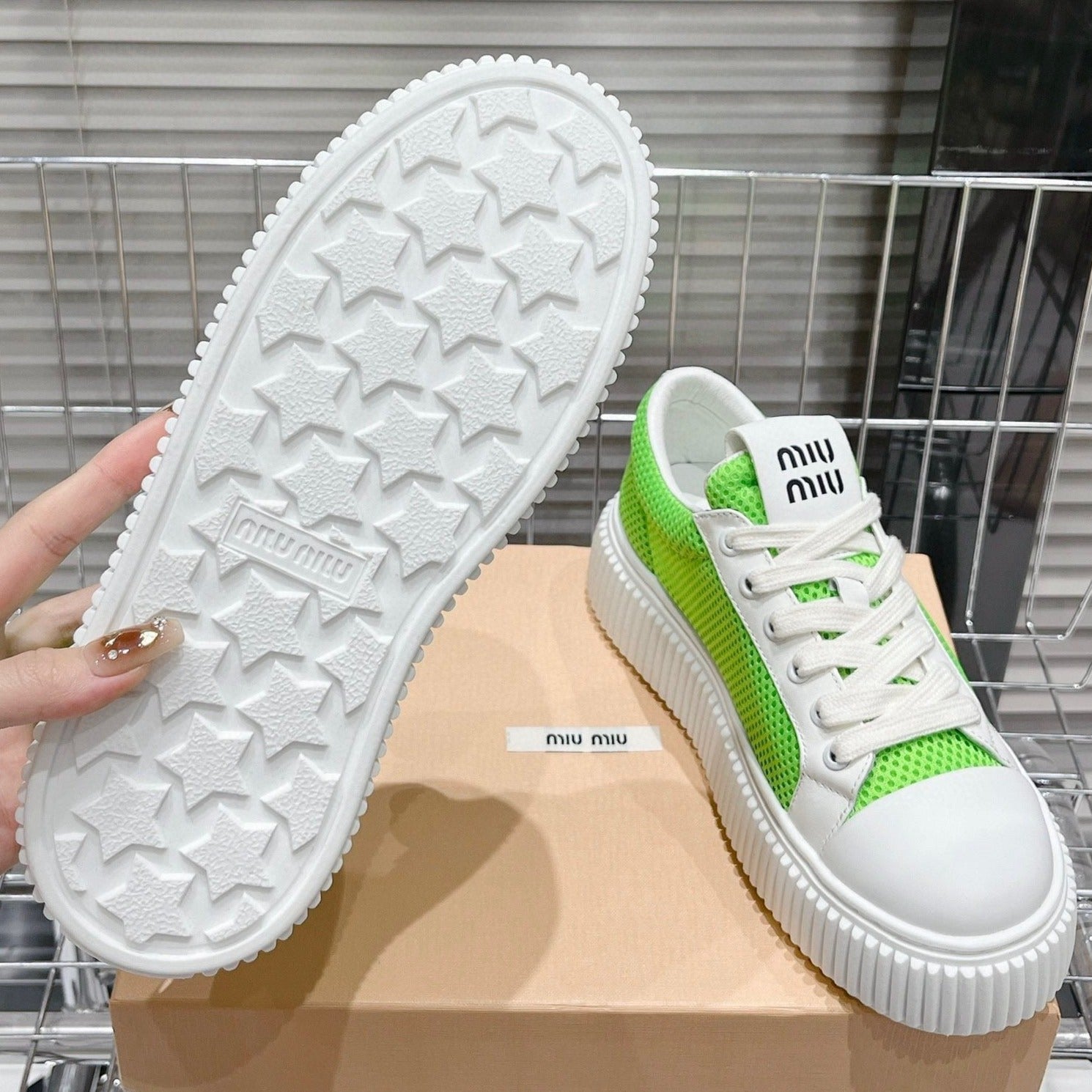 M-Sneakers