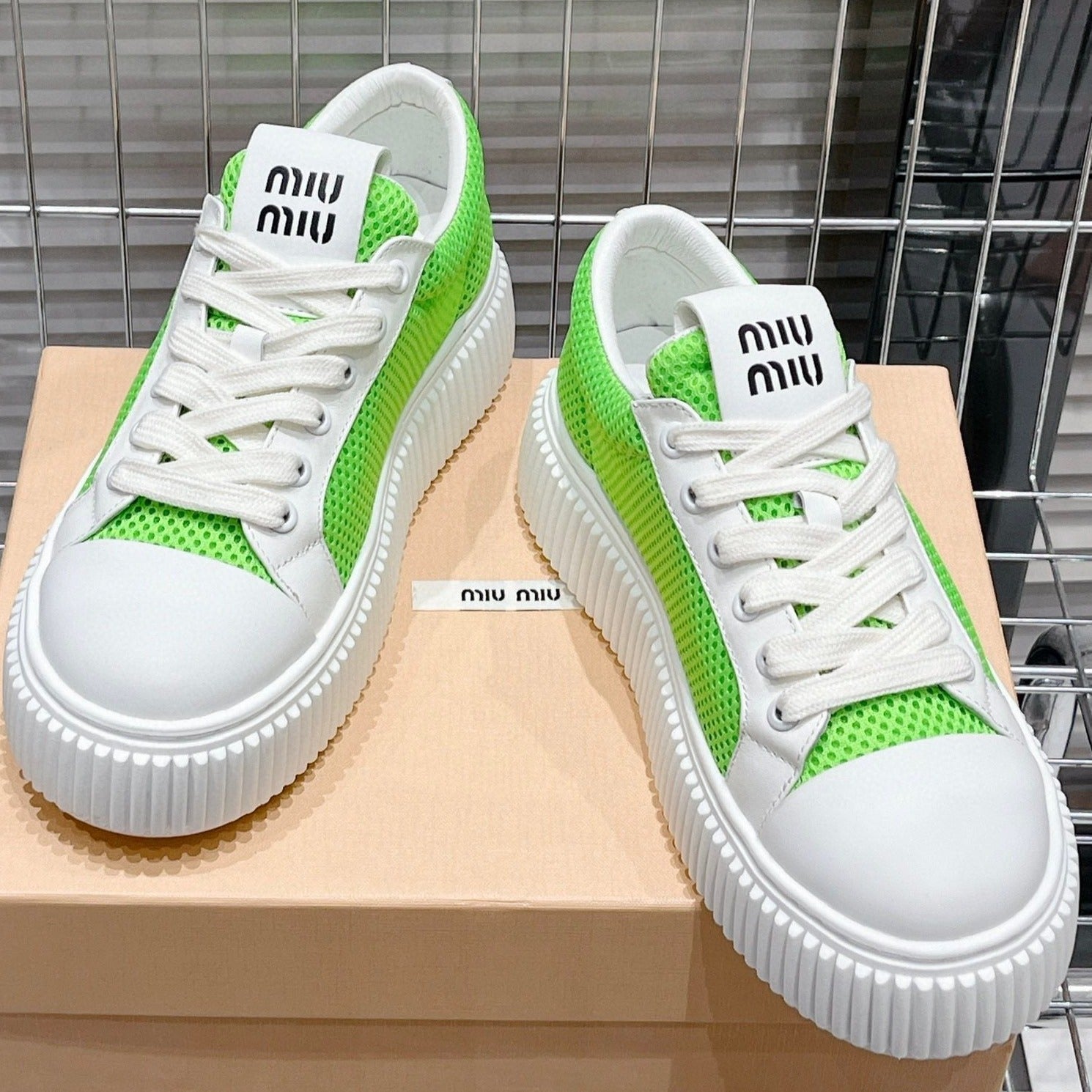 M-Sneakers