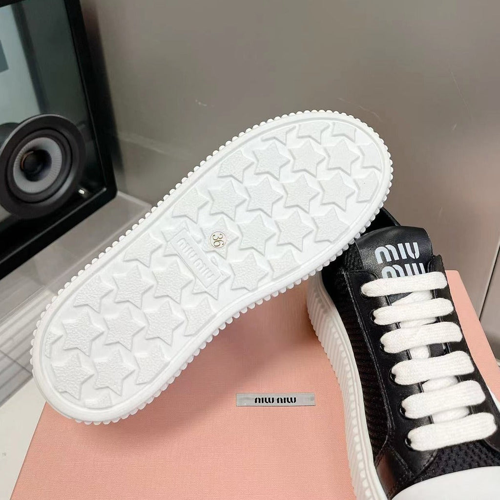 M-Sneakers