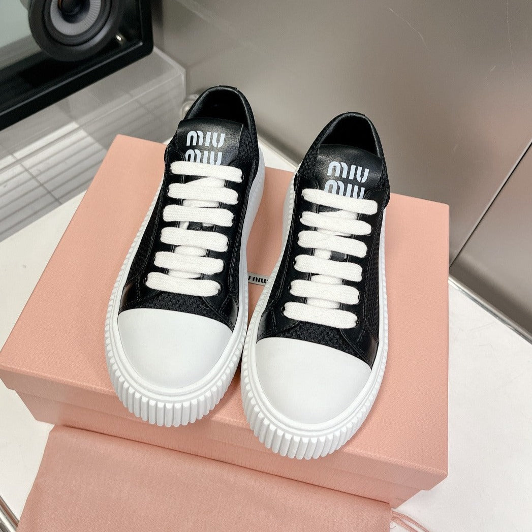 M-Sneakers