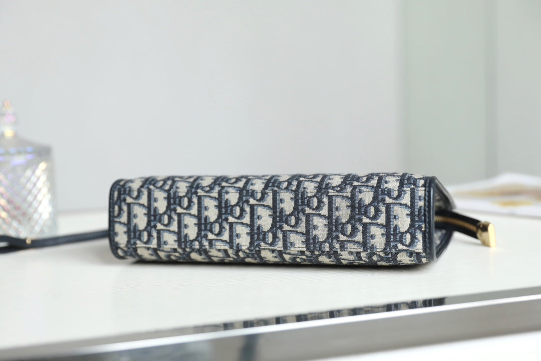 D-Book Tote