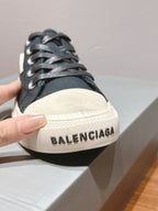 B-Sneakers