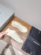 B-Sneakers